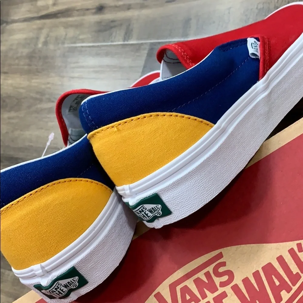 •VANS CLASSIC SLIP ON VANS YACHT CLUB red/blue MENS•